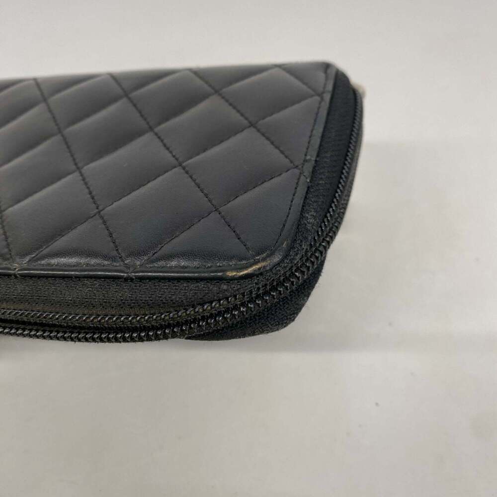 CHANEL Black Lambskin Leather Wallet - Picture 5 of 10